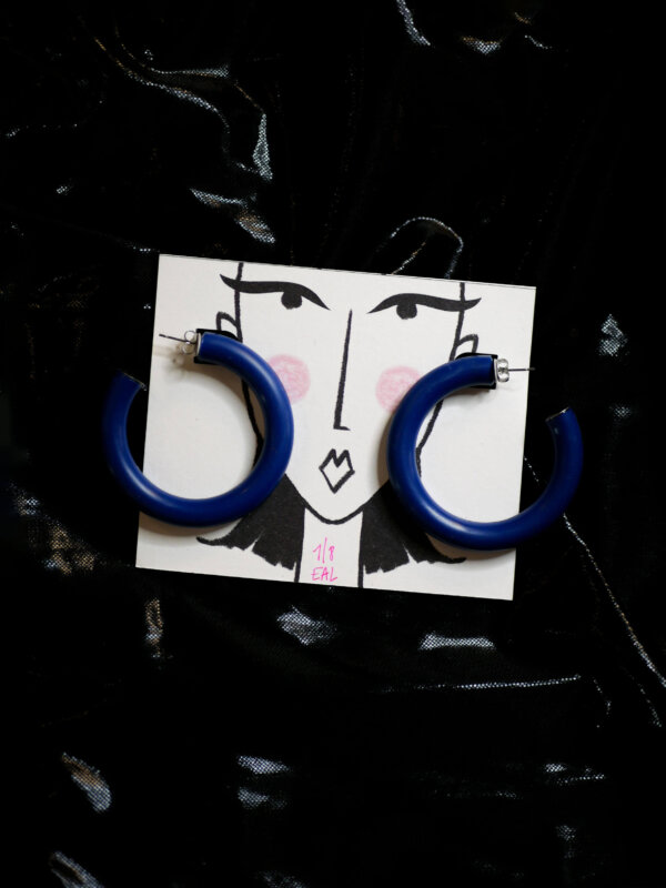 BIG créoles | Plastique bleu nuit – Image 2